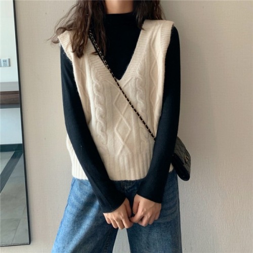 Knitted vest vest for women thin early spring new women's versatile sleeveless sweater horse clip v-neck top trendy