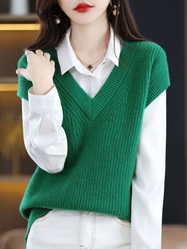 Knitted vest vest for women in autumn and winter V-neck plush outer wear vest sweater layered and loose outside wear