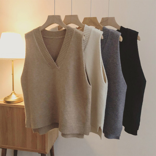 V-neck sweater vest for women Korean style, sleeveless knitted vest, simple college style loose outside wear fashionable horse clip