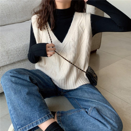 Knitted vest vest for women thin early spring new women's versatile sleeveless sweater horse clip v-neck top trendy