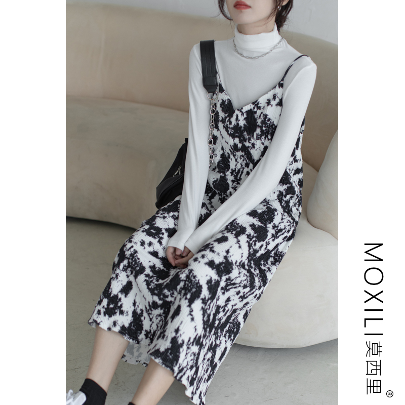 Retro Western-style oil painting printed floss suspender dress for women in autumn and winter design, inner layer bottoming over knee midi skirt