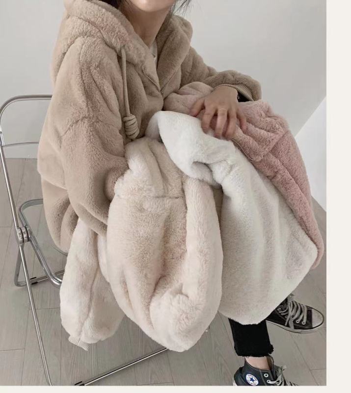 Autumn and winter imitation mink plush fur coat for women with hooded sweatshirt thickened loose fuzzy lamb fur short jacket