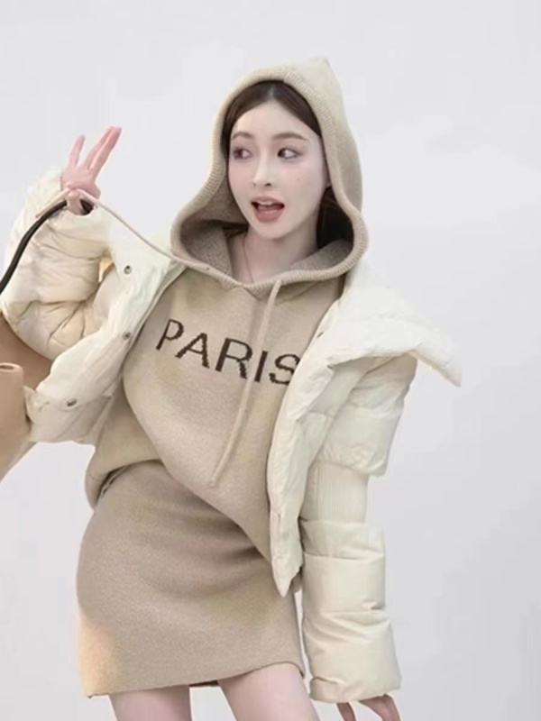 Spot deep winter clothes with a complete set of outfits, salt-style light and high-end lazy style sweater two-piece set