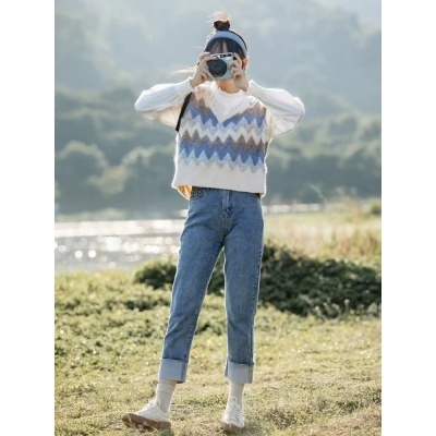Japanese v-neck vest for women in autumn new style with knitted horse clip vest and sweater jacket