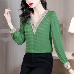 Spot new spring products, fashionable and versatile V-neck slim bottom shirt top