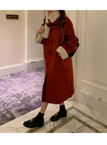 Lu Xiaotuantuan fur collar horn buckle tweed coat in winter new loose Korean long red jacket for women