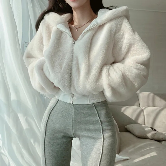 Short hooded thickened fur coat for women