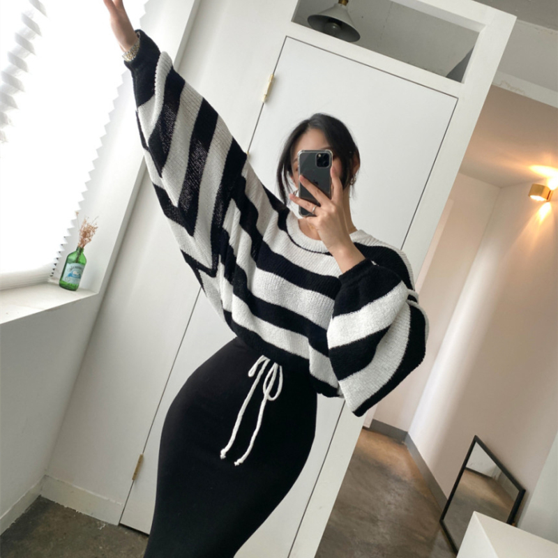 Micro perspective stripes color-blocking loose sun protection thin bat sleeve thin Korean vacation air conditioning long sleeve pullover knit sweater