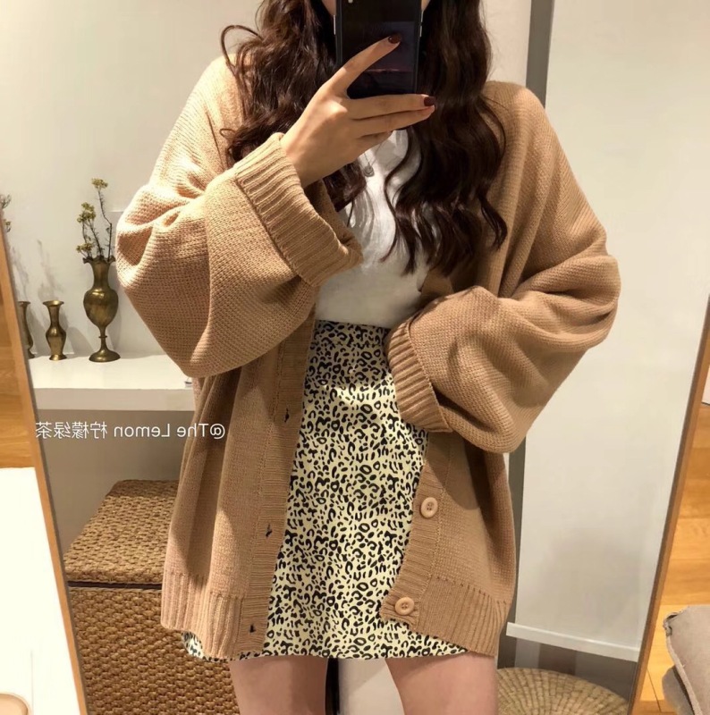 Korean version of autumn and winter V-neck knitted cardigan for students loose and lazy style black winter outfit sweater jacket for women