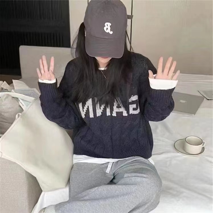 Korean style letter printing long-sleeved sweater for women in autumn and winter new short versatile sweater top