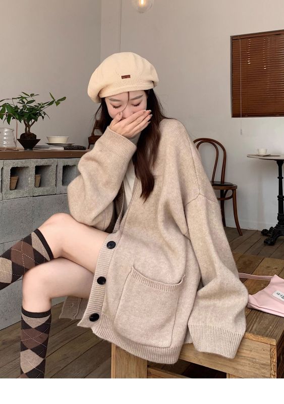 Retro lazy style thickened V-neck long-sleeved sweater jacket for women in autumn and winter casual loose mid-length knitted cardigan