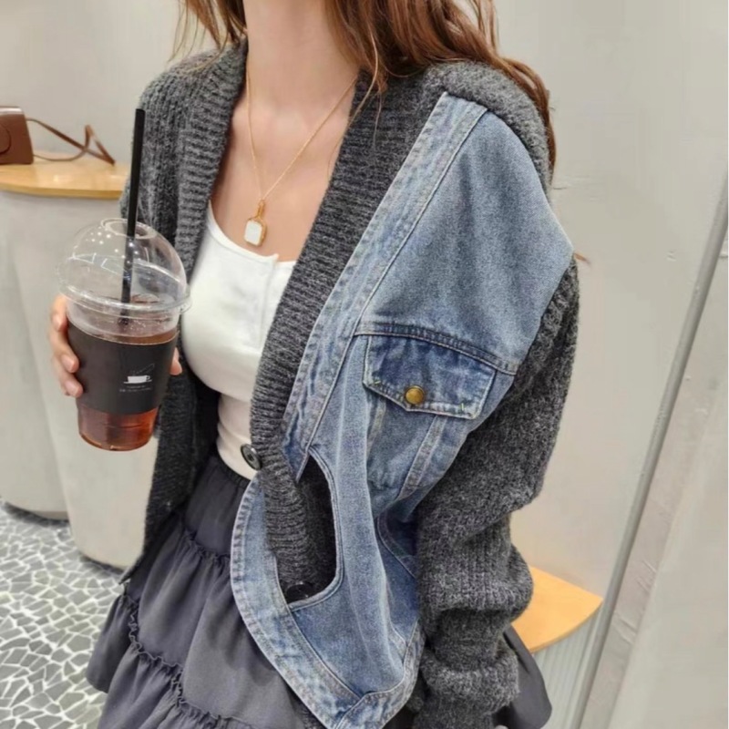 Korea Dongdaemun Purchase New Autumn Wear Women's V-neck Patch Bag Denim Spliced ​​Knitted Cardigan