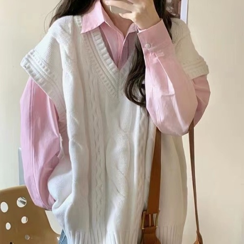 Retro V-neck Knitted Vest for Women Spring and Autumn Chic Korean loose outer layered sleeveless sweater vest two-piece set