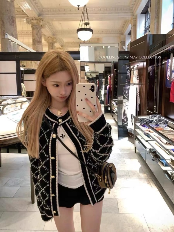 COOLLINE Lin Zixi Berlin Holiday G family temperament light luxury style gold buckle knitted cardigan high-end jacket autumn