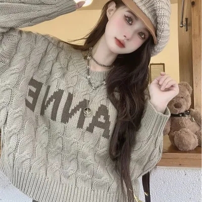 Korean new style of twisted letters long-sleeved pullover knit sweater for autumn casual soft and age-reducing short sweater