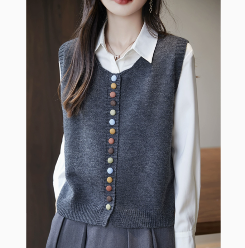 Artistic sleeveless vest women's sweater for autumn new knitted cardigan retro horse clip vest vest layered top