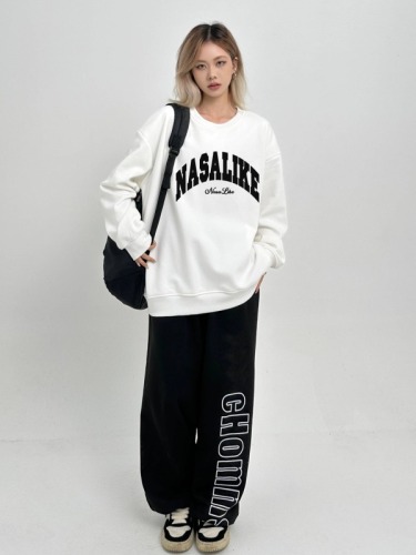 Thickened large sweater round neck autumn and winter style Harajuku BF pullover round neck sweater versatile women's loose top