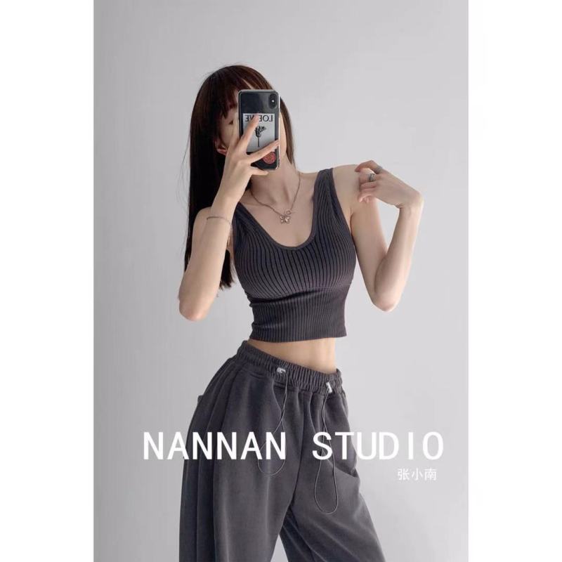 Beautiful back thread knitted suspender women's short umbilical V-neck sports vest sleeveless inner wear with chest pad base top