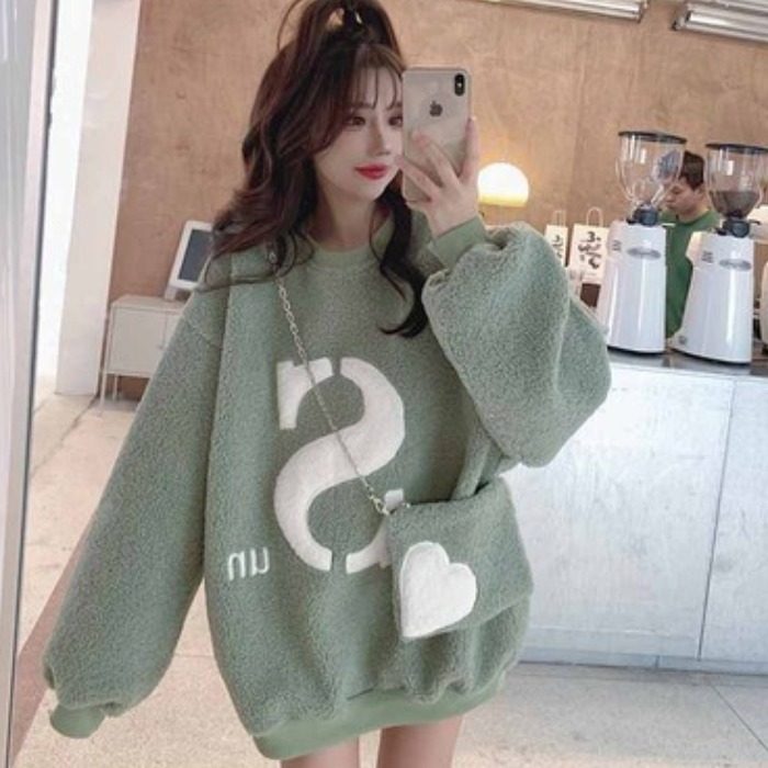 Korean version with large size, new autumn and winter sweatshirt for women, plus velvet thickened autumn and winter lazy style mid-length lamb fur
