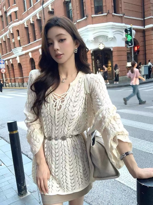 2025 new national style v-neck hollow knitted sunscreen clothes with flared sleeves jacket