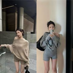 Khaki loose stubby long-sleeved pullover sweater for women in autumn lazy style set knitted straight shorts two-piece set