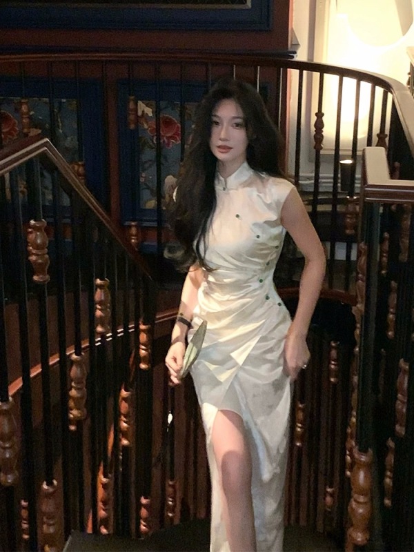 From a moment of prosperity, new Chinese satin dress with high-end jacquard sleeveless cheongsam long skirt
