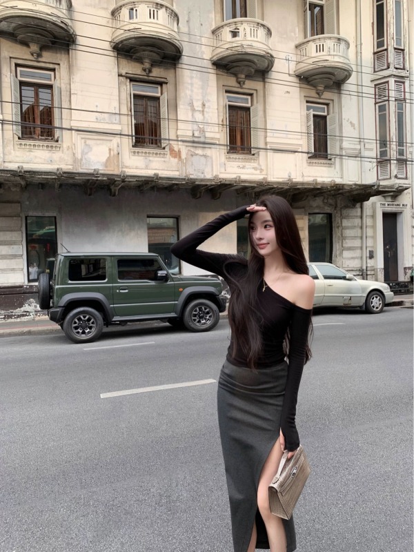 Simple temperament, off-shoulder sexy, off-shoulder slim fit, stretch versatile pull-out long-sleeved T-shirt top for women