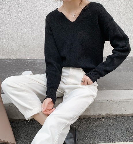 Long-term spot autumn and winter new V-neck knitted multi-color base shirt solid color temperament long sleeve thin women's top