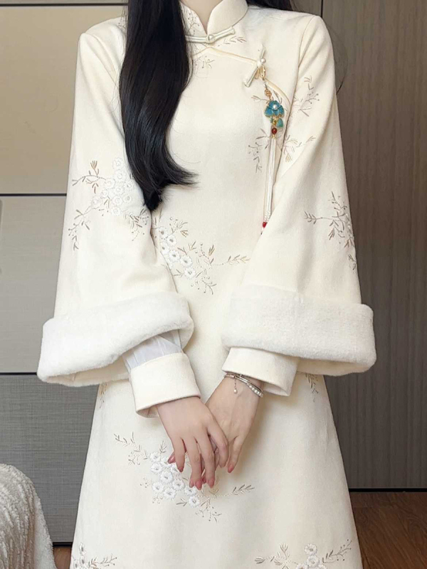 New winter style beige embroidered plus velvet warm and improved cheongsam inverted large sleeve retro style daily dress