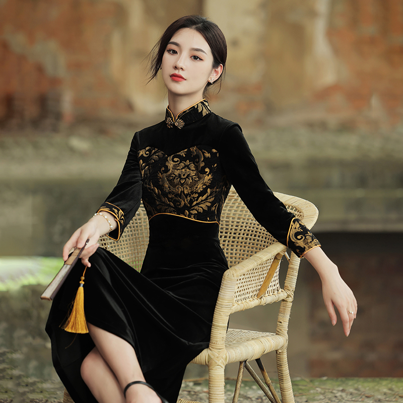 New autumn gold velvet long sleeves high-end temperament noble retro and unique autumn and winter mid-length style