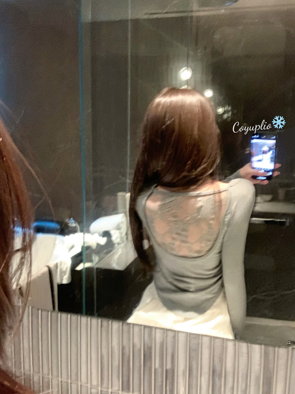 Large U backless lace spliced ​​top hollow pleated belt fixed chest pad inner scrubbing top