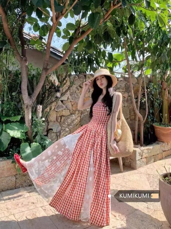 New style holiday style lace suspender dress for women spring retro French waist-hugging long skirt