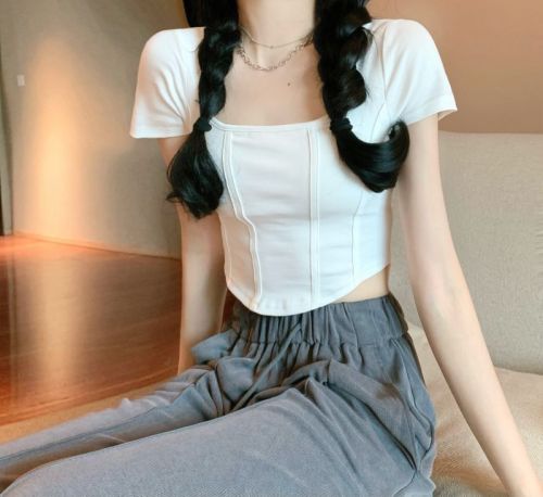 Three-standard design with fish bone pattern square collar short sleeve T