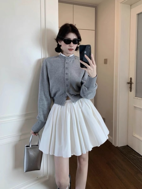 Spot ~ Unique and beautiful small suit winter clothes gray single-breasted knitted cardigan puffy skirt two-piece set for women