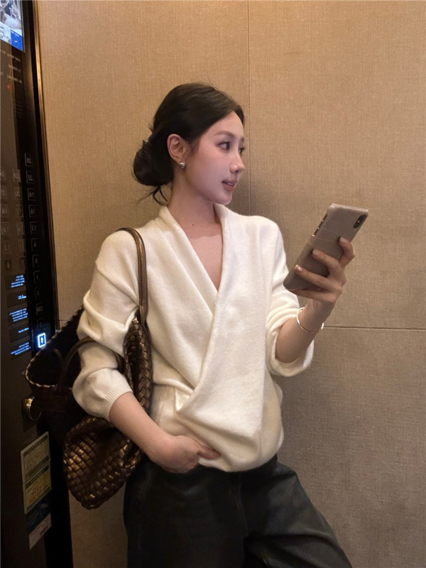 French high-end cross V-neck sweater knitted sweater
