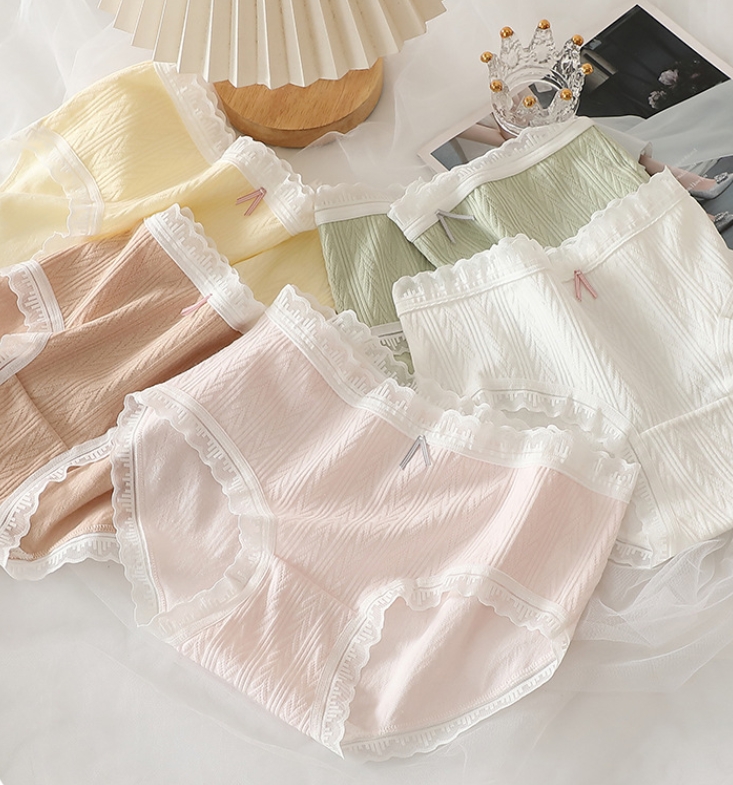 Japanese girls underwear pure cotton lace edge without trace comfortable buttock lifting naked feeling breathable soft cotton briefs