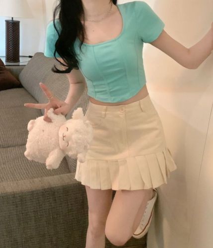 Three-standard design with fish bone pattern square collar short sleeve T