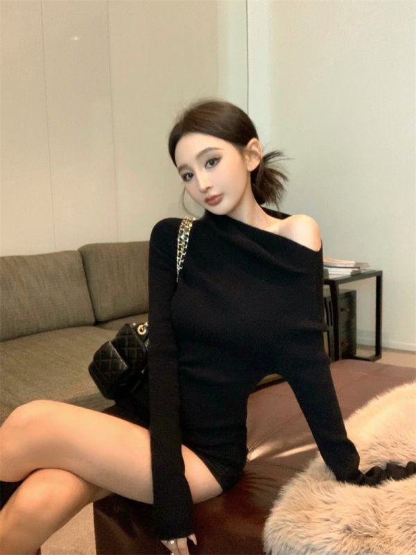 Retro temperament design and off-shoulder irregular knitted top + versatile shorts