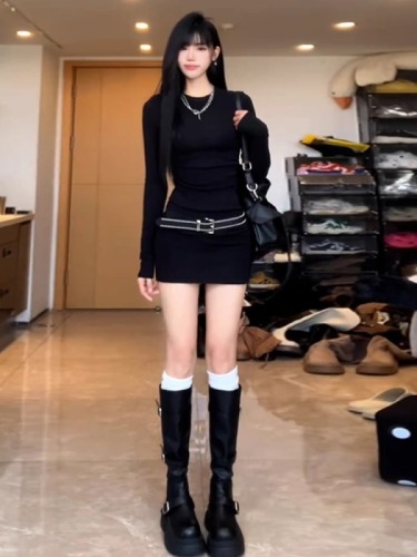 Black sexy hot girl hip-pack dress for women's autumn and winter new style with coat underwear base stop skirt