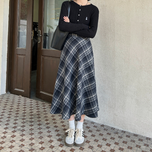 Spot plaid skirt women's woolen vintage A-line long skirt with hips over autumn and winter plaid skirt with brown color to make you look thin