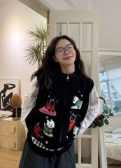 Layered black embroidered puppy loose knitted vest in early spring
