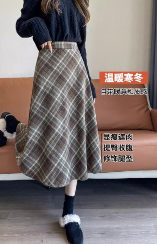 Spot plaid skirt women's woolen vintage A-line long skirt with hips over autumn and winter plaid skirt with brown color to make you look thin