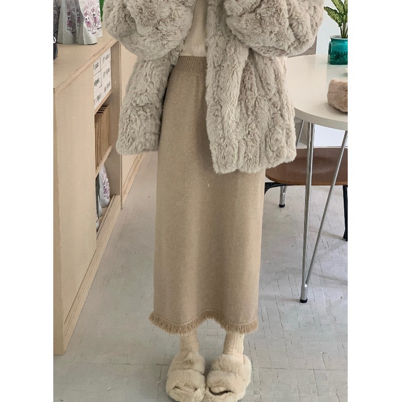 Design sense of niche high waist knitted skirt for women in winter mid-length A-line skirt tassel slit wool skirt thick