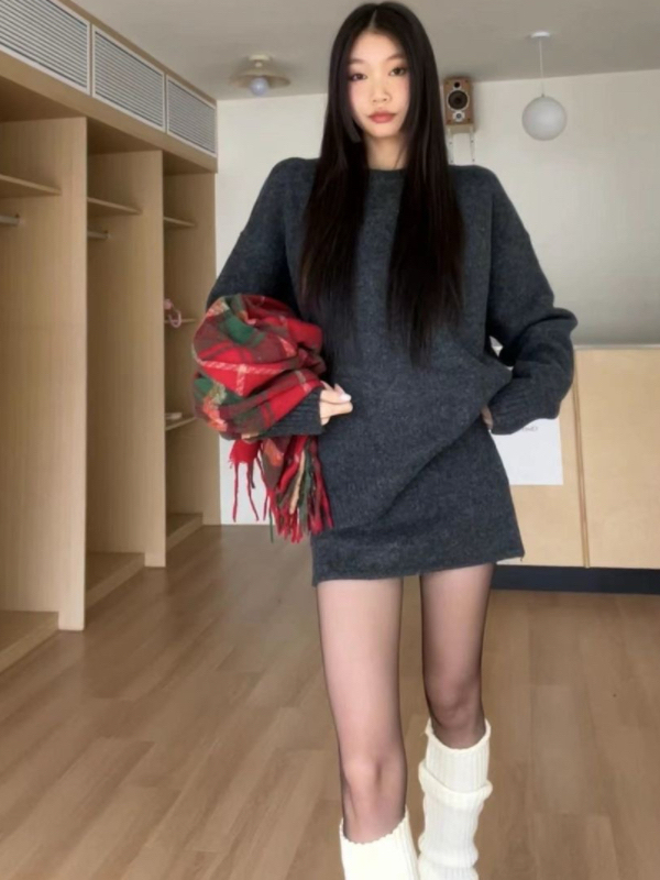 Autumn and winter Christmas robe Korean lazy style loose pullover sweater + knitted skirt two-piece set to make you look slim