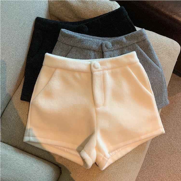 Autumn and winter retro woolen shorts
