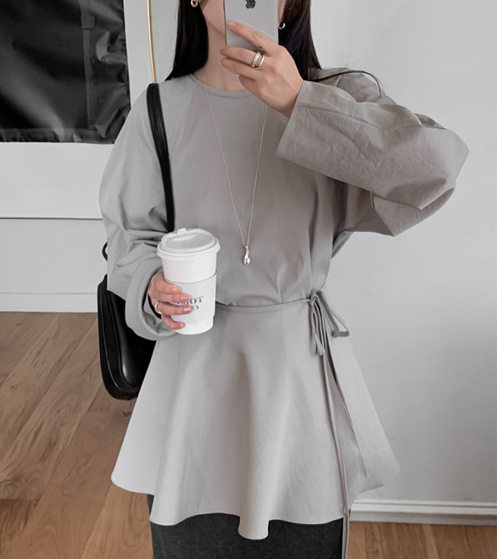 Niche loose and versatile round neck top + two-piece set of lace-up apron