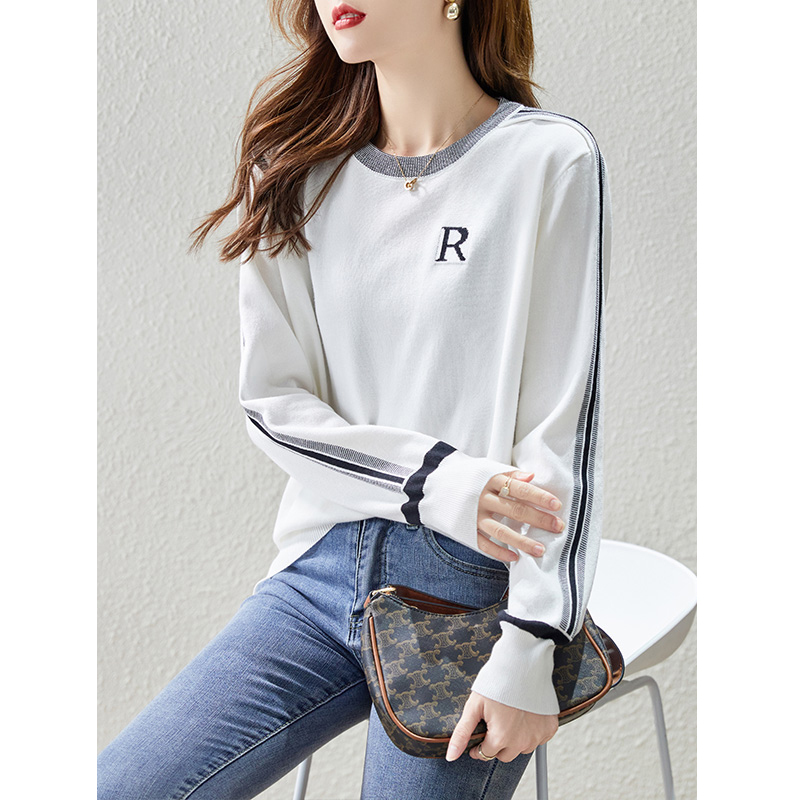 Fashionable contrasting color round neck loose outside and inside sweater for women in autumn and winter fashion versatile long-sleeved knitted sweater