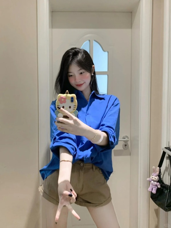 New Klein blue shirt design niche French style inner layer bottom outer shirt