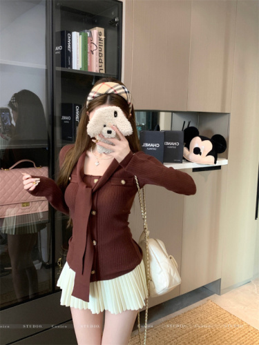 Lace-up sweater for women with inner and outer lace-up V-neck versatile top for women