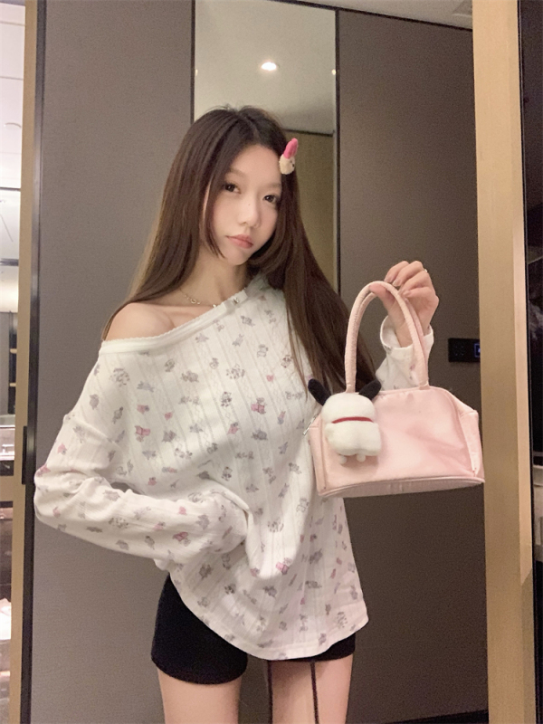 Slim and slim and pure floral base shirt for women with short short, long-sleeved T-shirt top